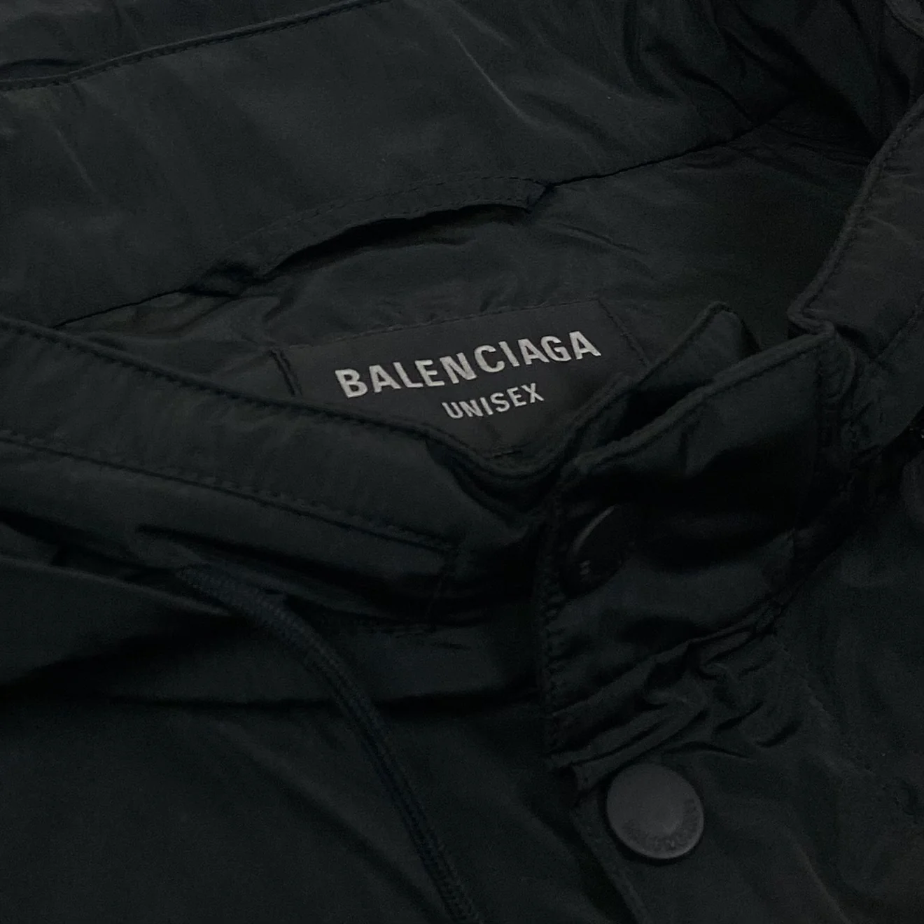 YE24 2022 Gaffer Tape Logo Windbreaker - Image 8