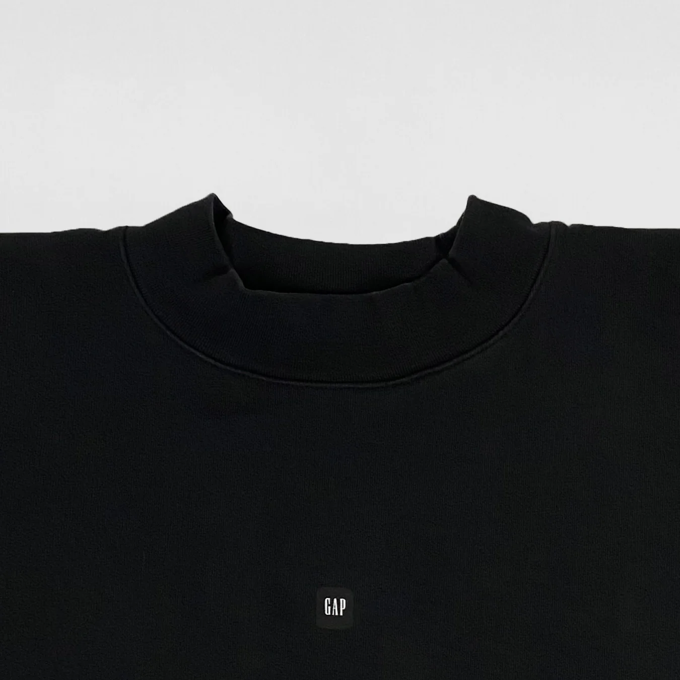 Yeezy Gap Balenciaga 2022 No Seam Logo Boxy Tee In Black - Image 2